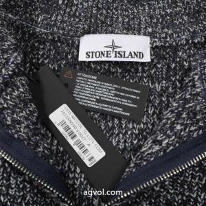 STONE ISLAND定番ハーフジッパーワッペンニットセーター