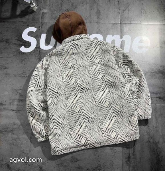 いつも年末には完売しちゃう 絶対欲しい新作 安心の国内発送超可愛いStone Islandコート偽 ブランド 販売 2