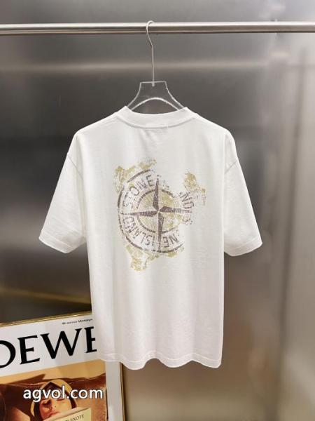 偽物 ブランド 販売カジュアルな雰囲気があり 手頃価格 本日限定安い半袖TシャツStone Island 1