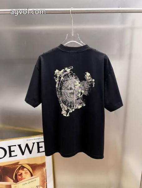 偽物 ブランド 販売カジュアルな雰囲気があり 手頃価格 本日限定安い半袖TシャツStone Island 4